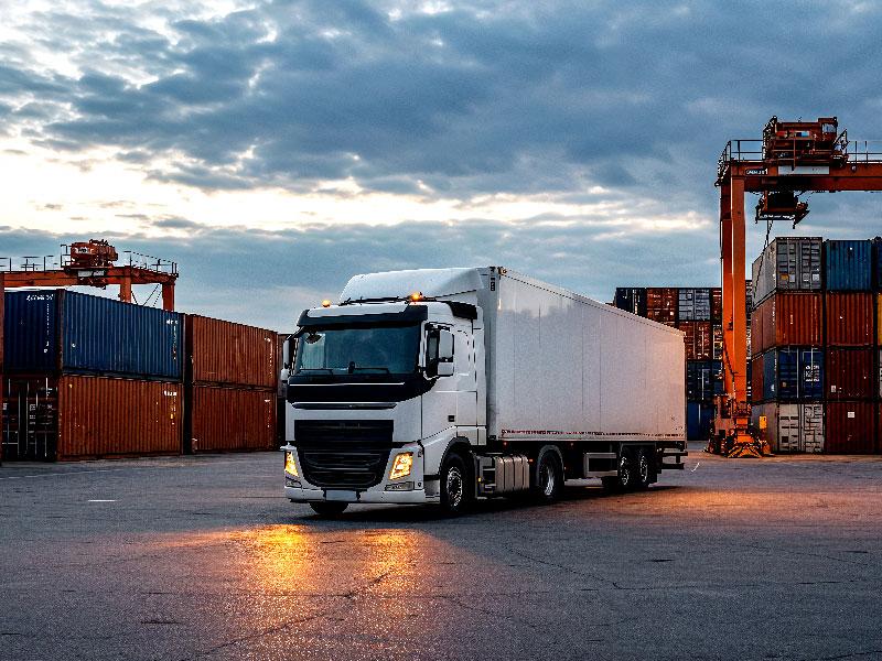 Vận tải hàng nặng, hàng quá khổ: Những lưu ý quan trọng về giấy phép và lộ trình