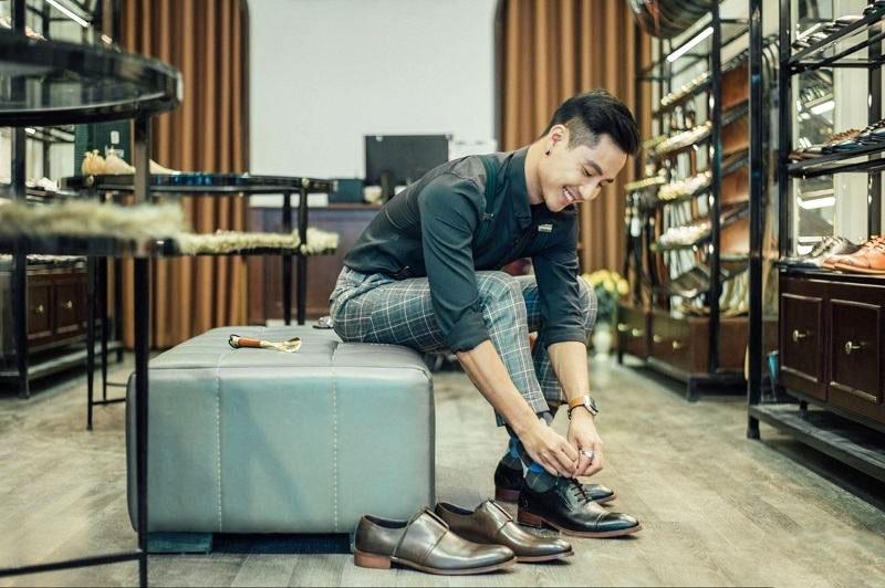 <h2>Vendora đồng h&agrave;nh c&ugrave;ng bạn mỗi bước đi<br />
<b>Tinh tế - Đa dạng</b></h2>
