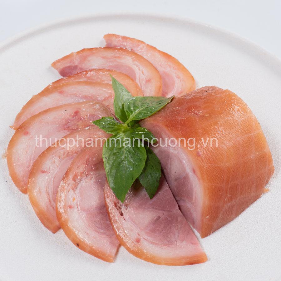 Chân giò xông khói