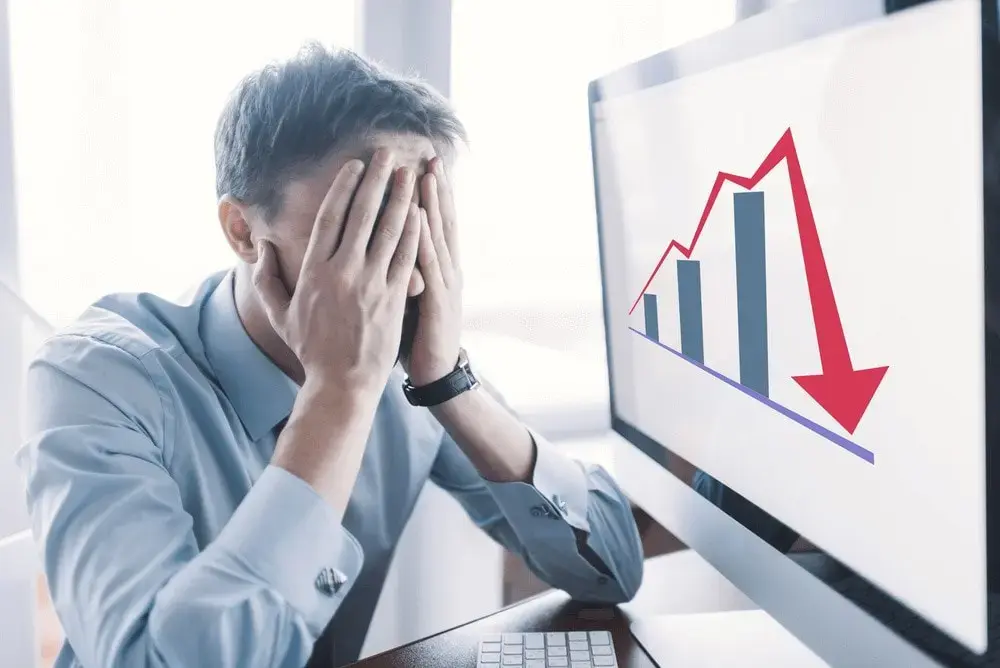 Nhiều nhà đầu tư cá nhân có xu hướng bán tháo cổ phiếu một cách vội vàng trước mỗi thông tin bất o