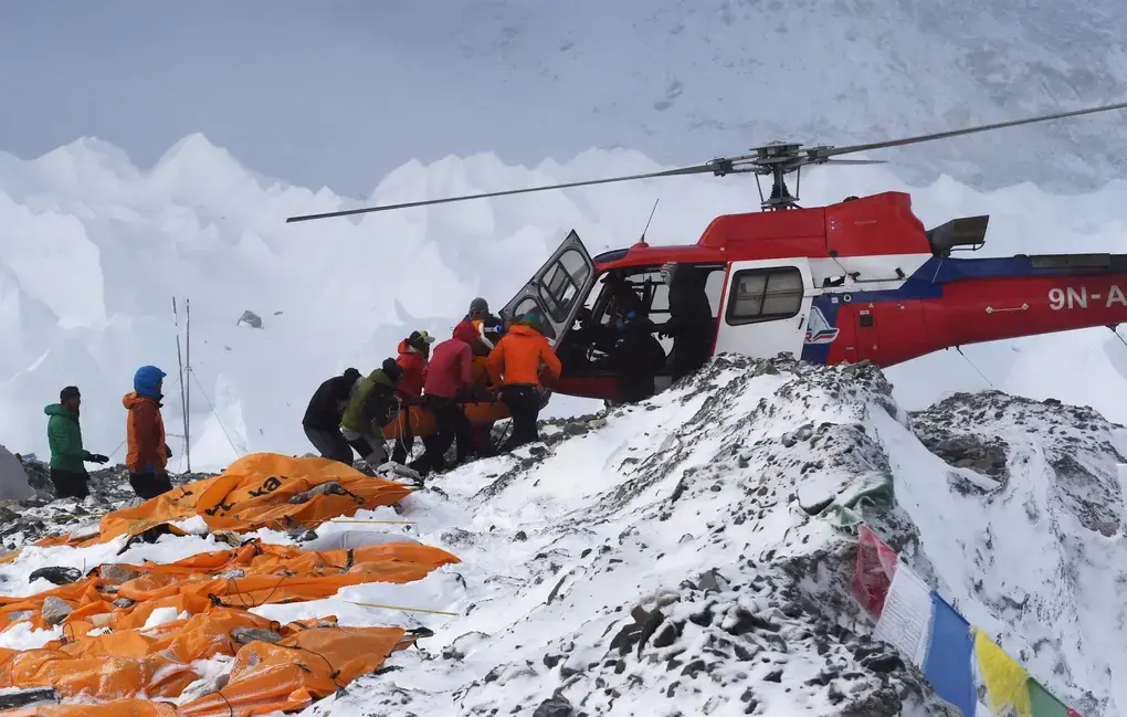 Hé lộ thủ đoạn gây sốc trong vụ đầu độc du khách trên đỉnh Everest - 2