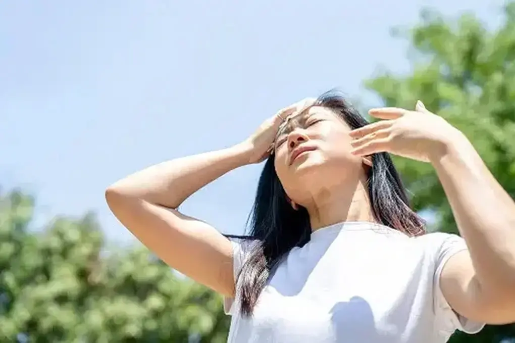 3 việc l&agrave;m trong ng&agrave;y nắng n&oacute;ng g&acirc;y hại thận - 2